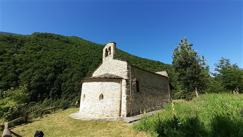 Aperitivo al tramonto a San Salvatore di Macra